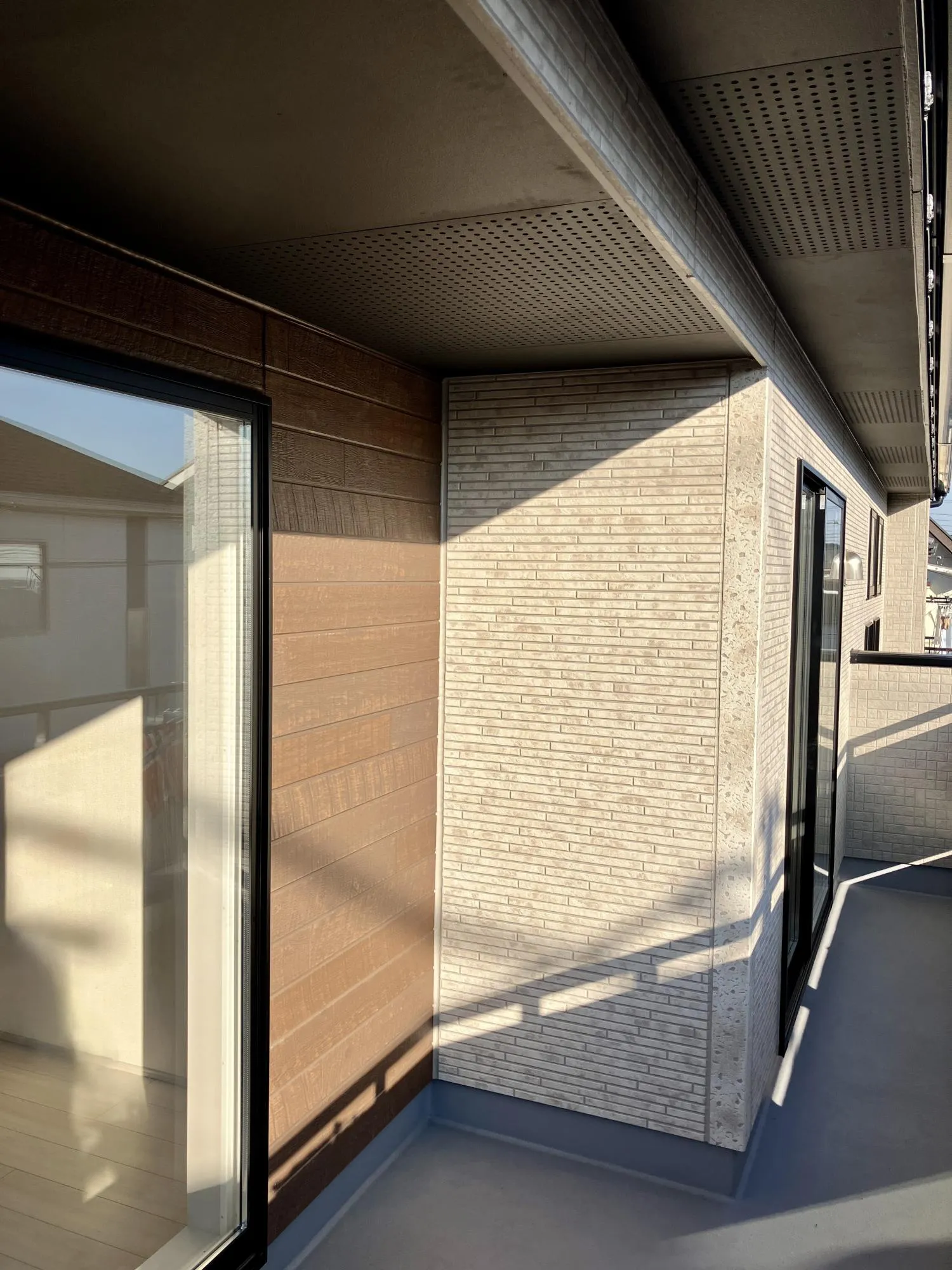 【2階　バルコニー】