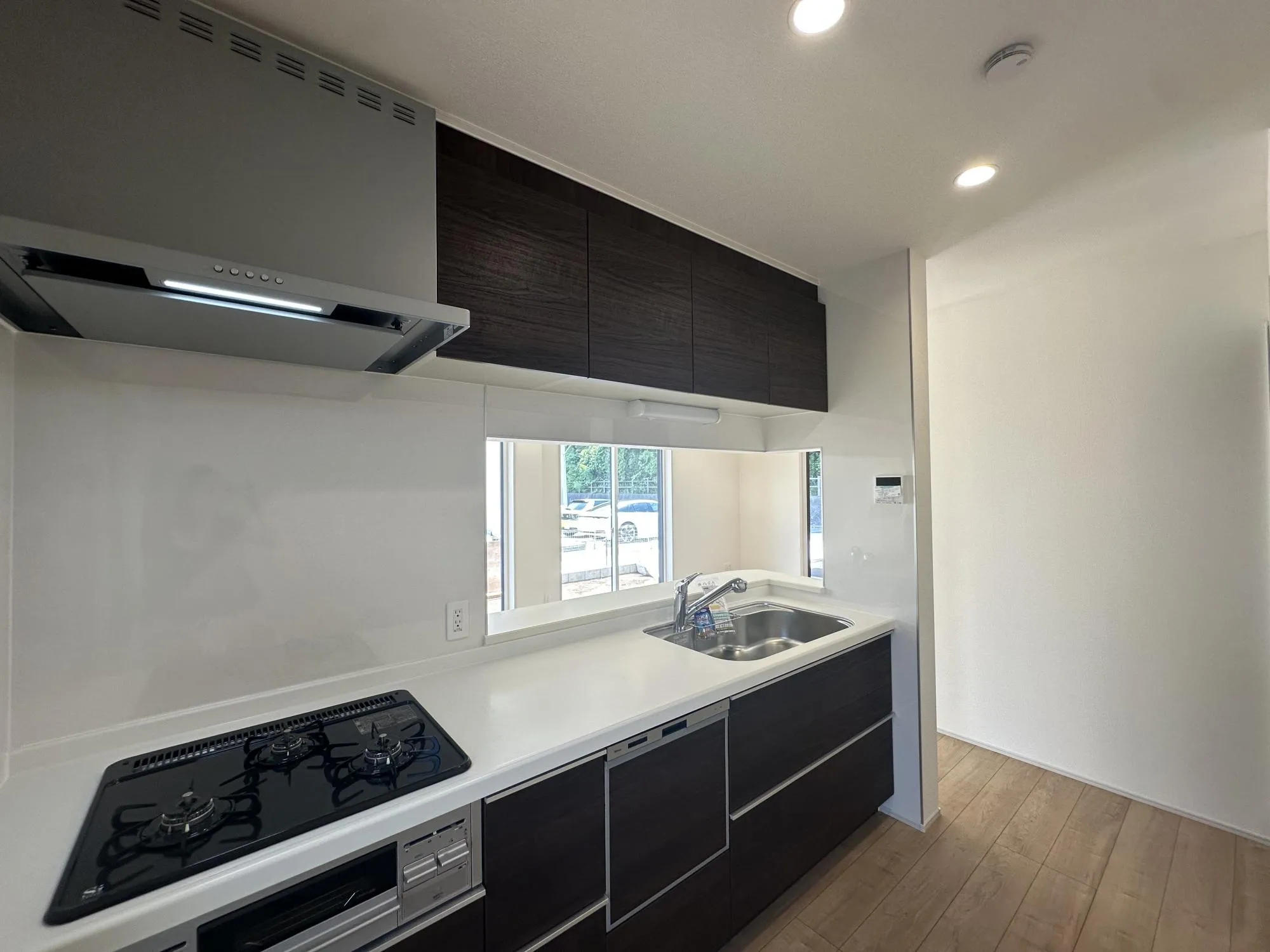 【1号棟　キッチン　8月下旬撮影】