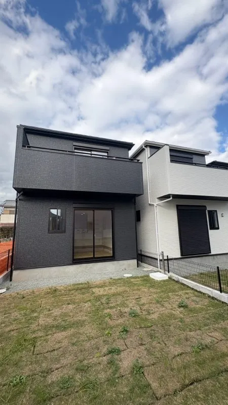 3号棟　広い庭先でお子様のプールや遊具も設置可能!