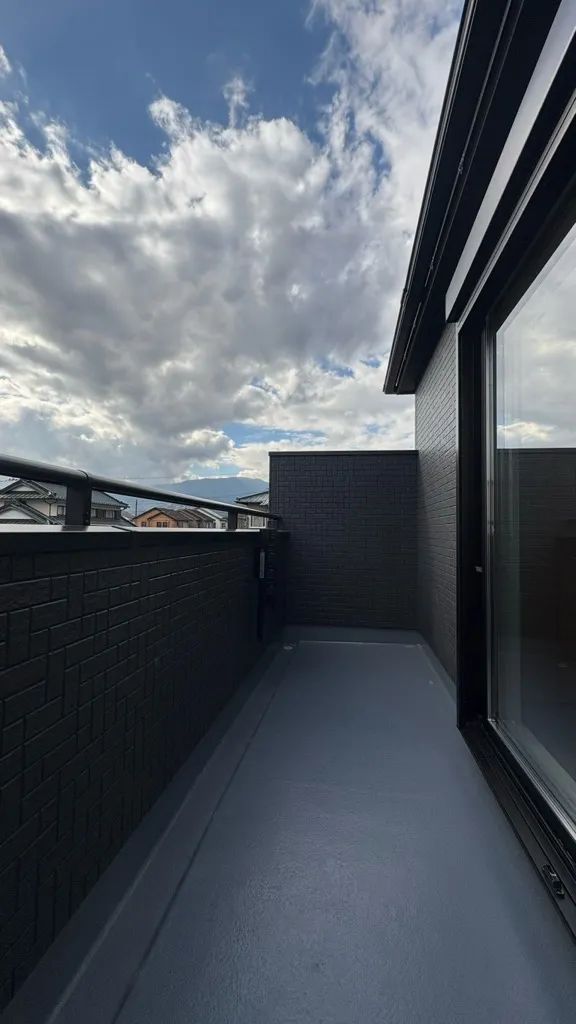 3号棟　幅の広いバルコニー!