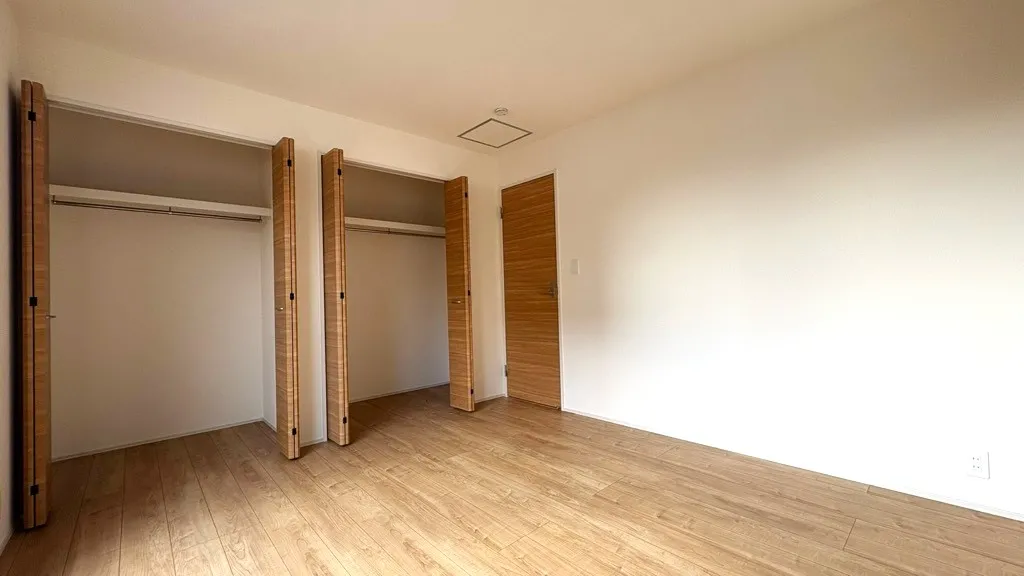 3号棟　洋室7畳　大きいクローゼットを2か所設置!