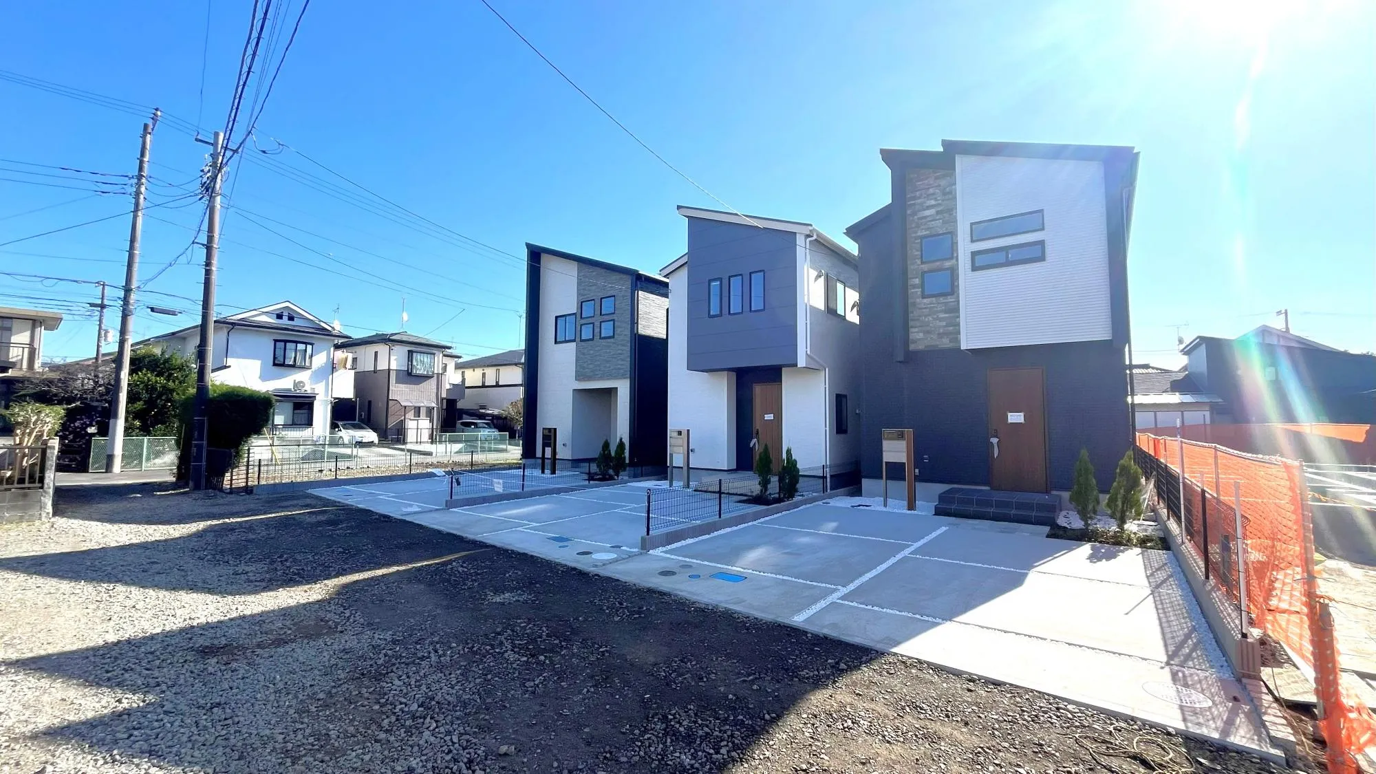 好評分譲中!3号棟はいつでもご内覧頂けます。※全面道路は12月中にアスファルト舗装を完了いたします。