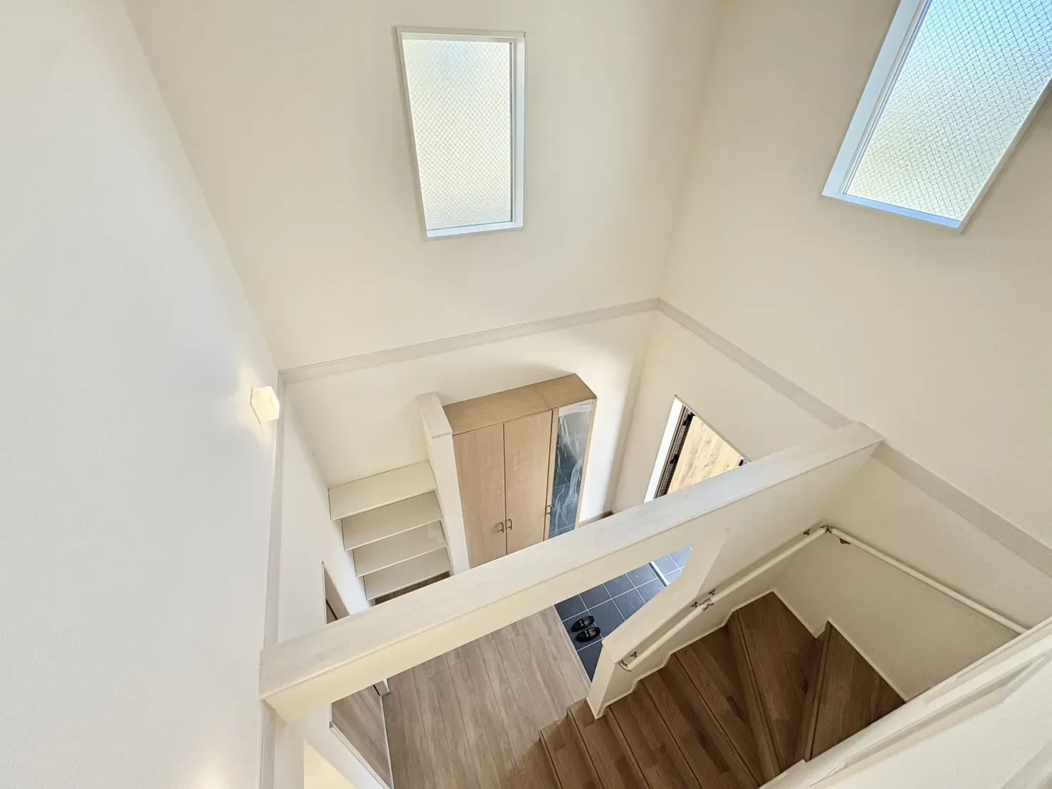 1号棟:玄関吹き抜け