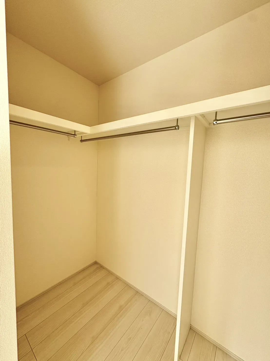 2号棟:ウォークインクローゼット