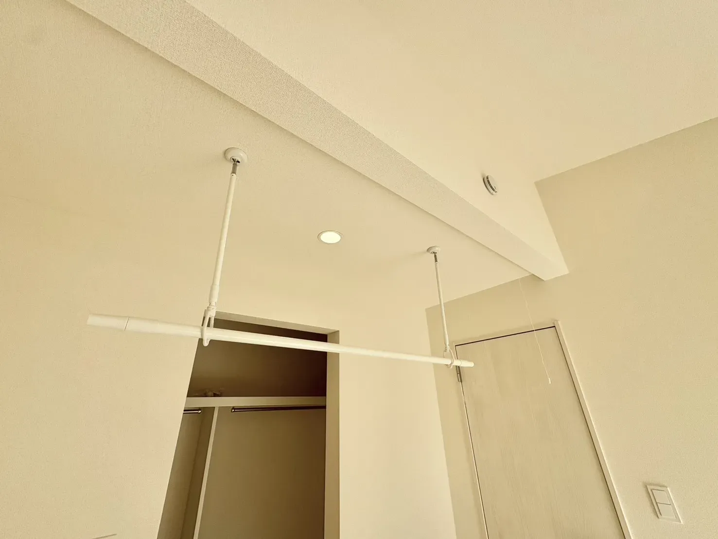 2号棟:室内物干し竿