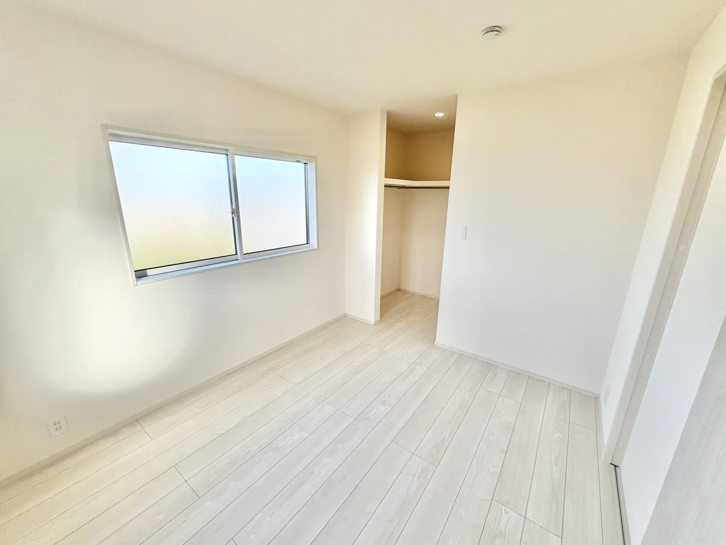 ☆1号棟　北側5.25畳洋室☆