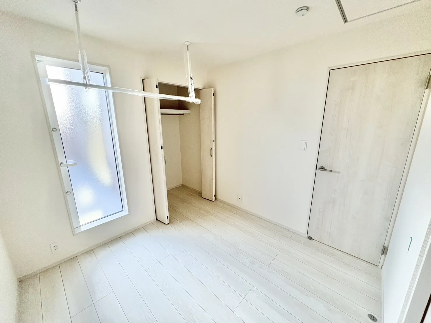 ☆1号棟　南側4.5畳洋室☆