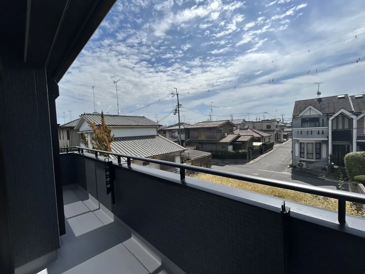 【バルコニー】2階洋室の2部屋から出入りができます!