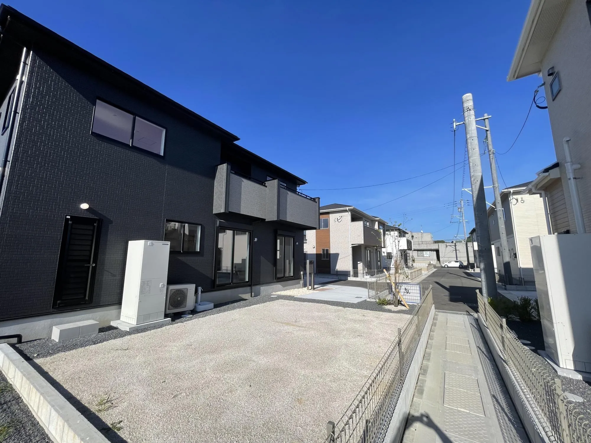 3号棟は充実したお庭とカースペース