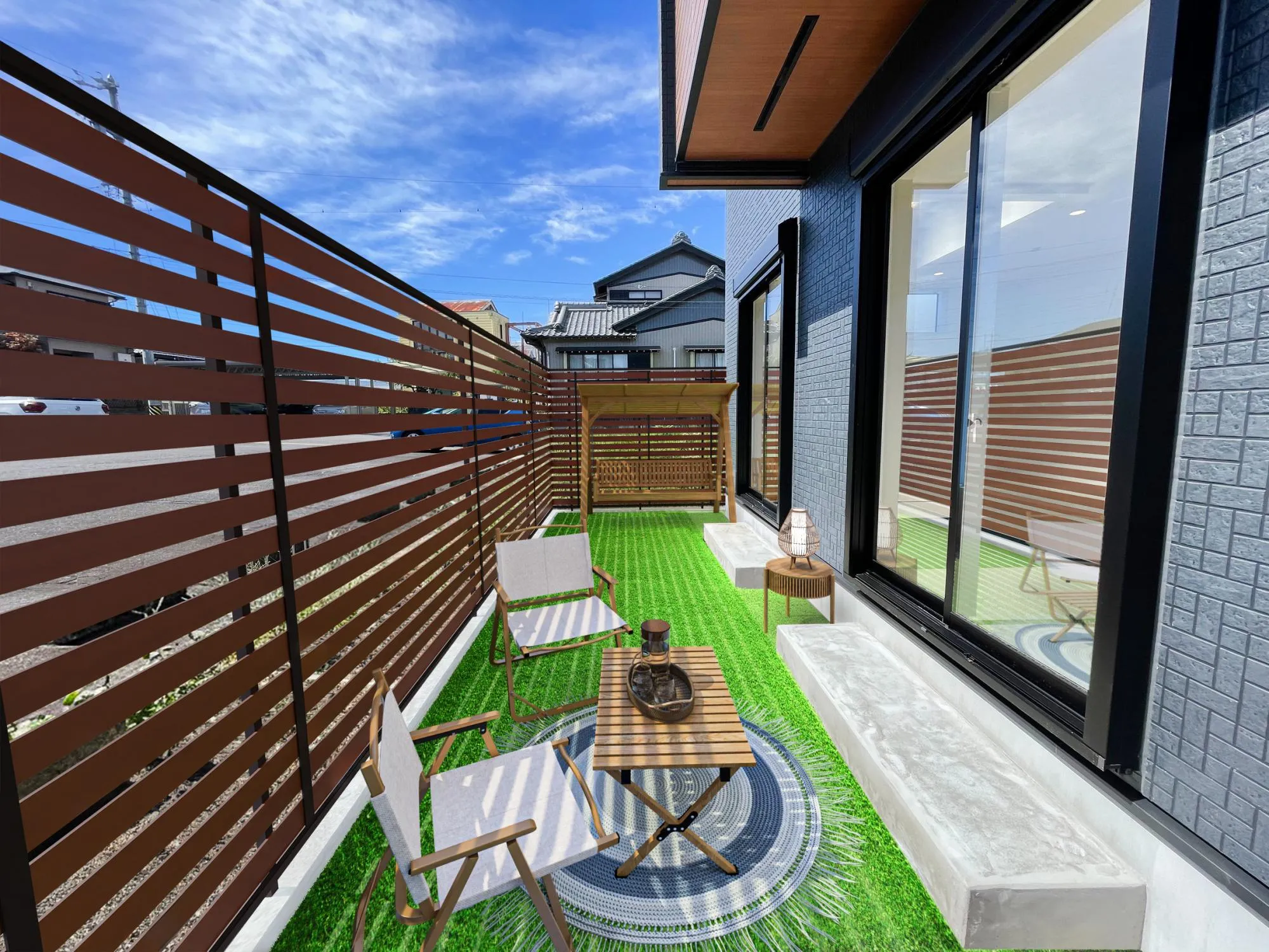 庭に目隠しをしてプライベート空間に!(※家具等をCGで加工しています。家具付き販売ではございません。) 