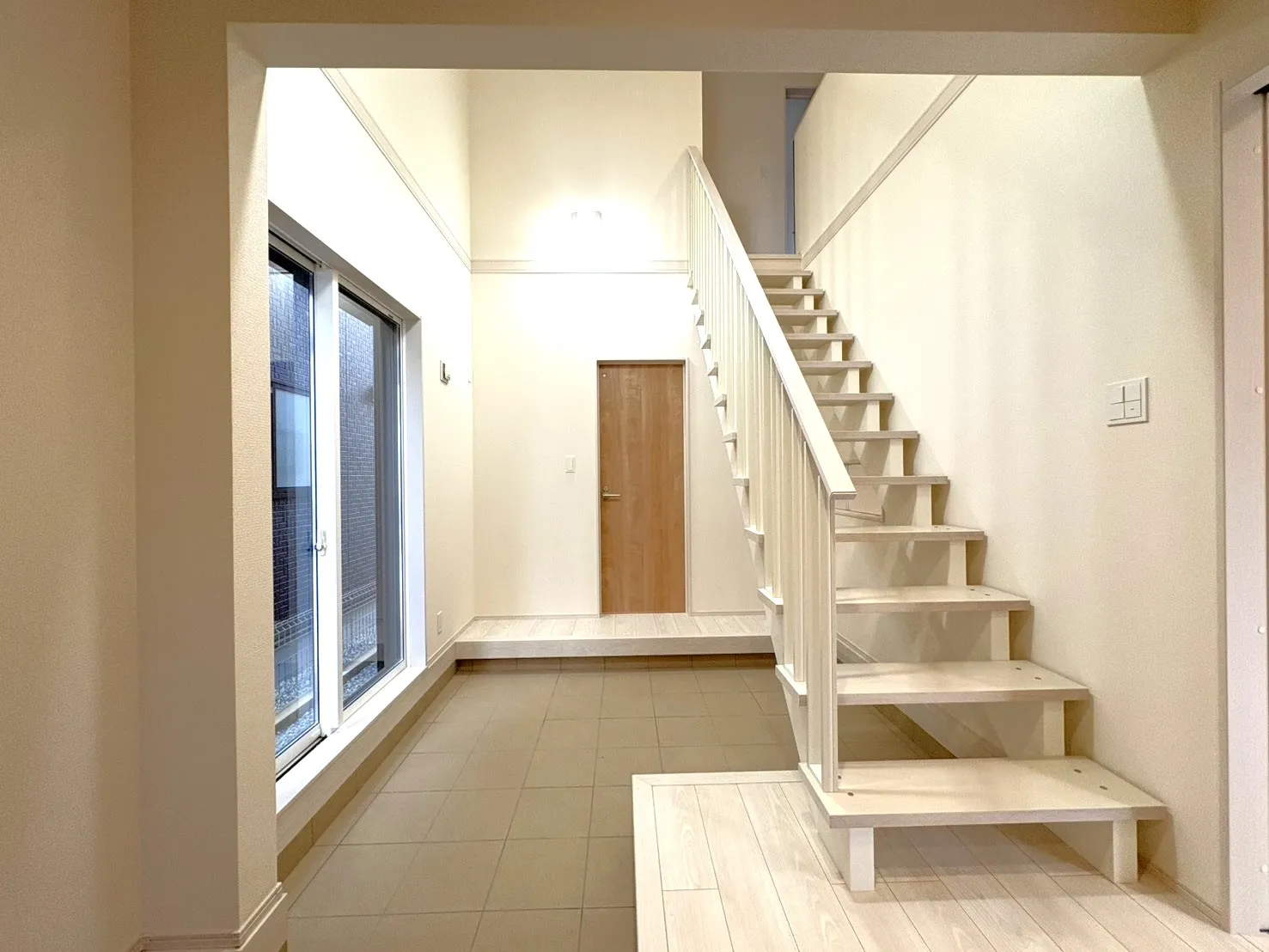 玄関　マルチエントランス　②号棟　2025年11月撮影