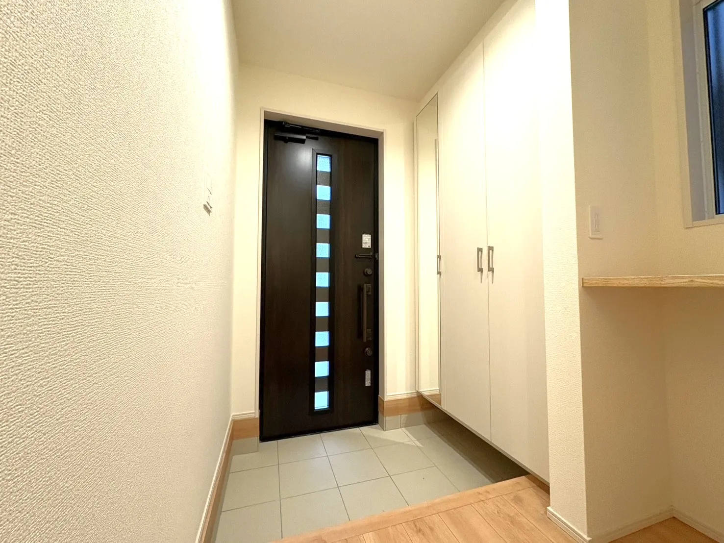 玄関　③号棟　2025年11月撮影