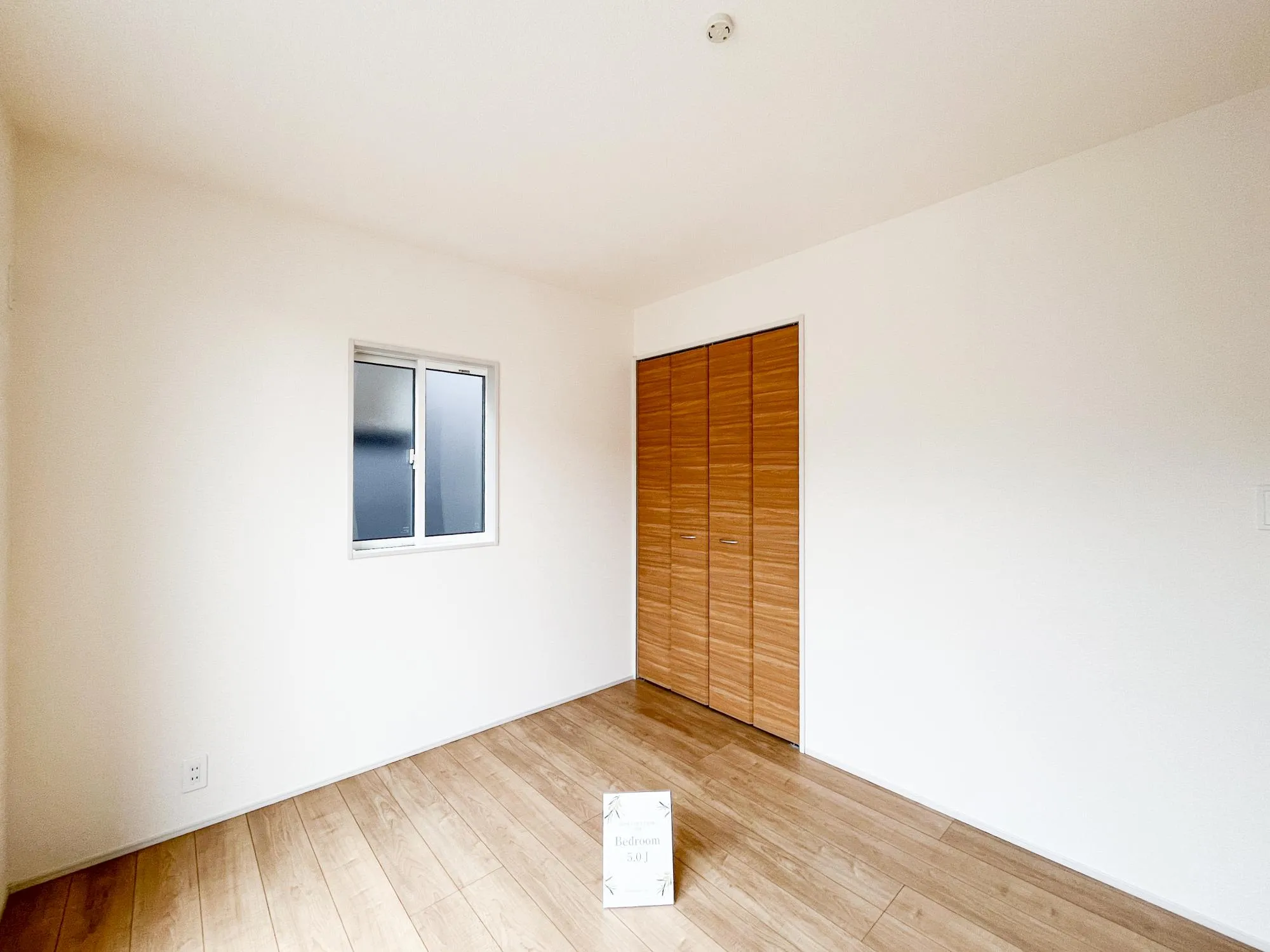 【1号棟 2階 洋室(5.0帖)】