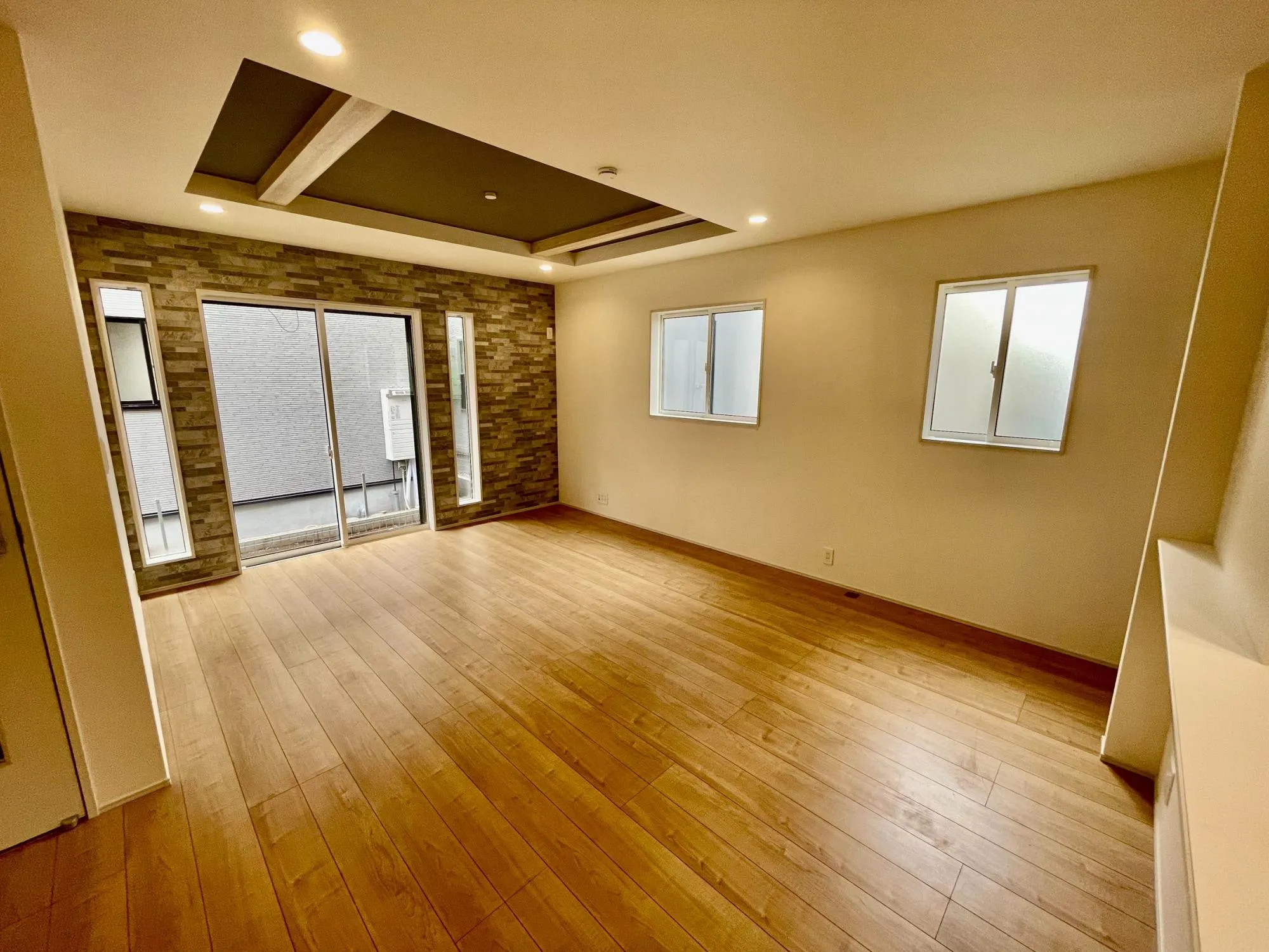 【2号棟 1階 LDK(18.12帖)】