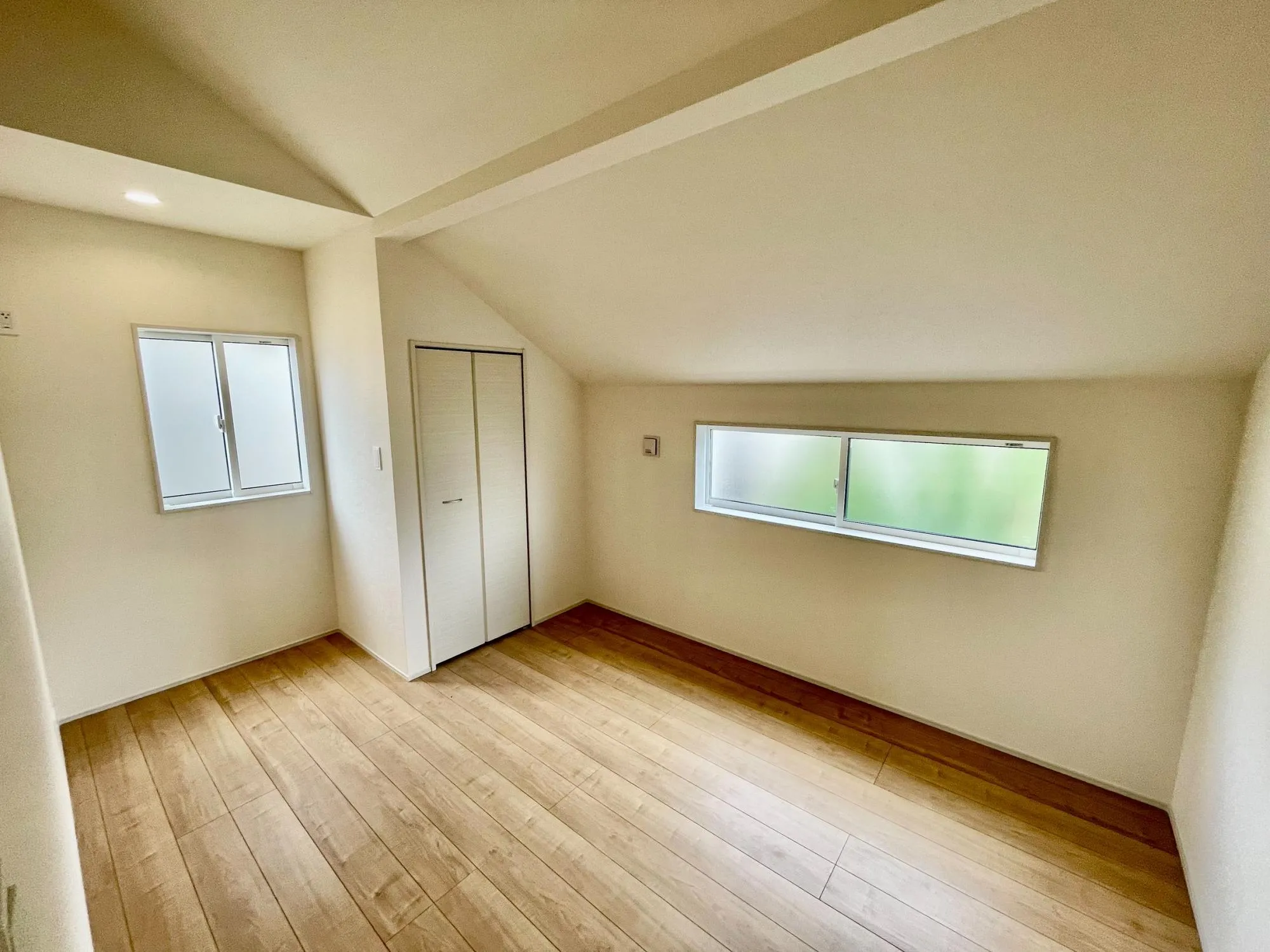 【2号棟 2階 洋室(6.0帖)】