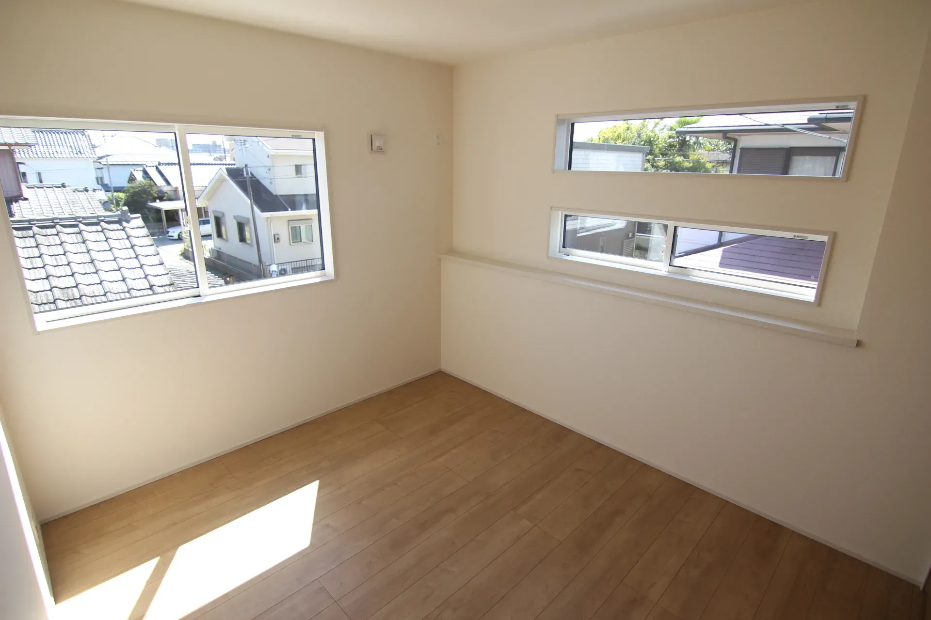 日当たり◎な洋室①