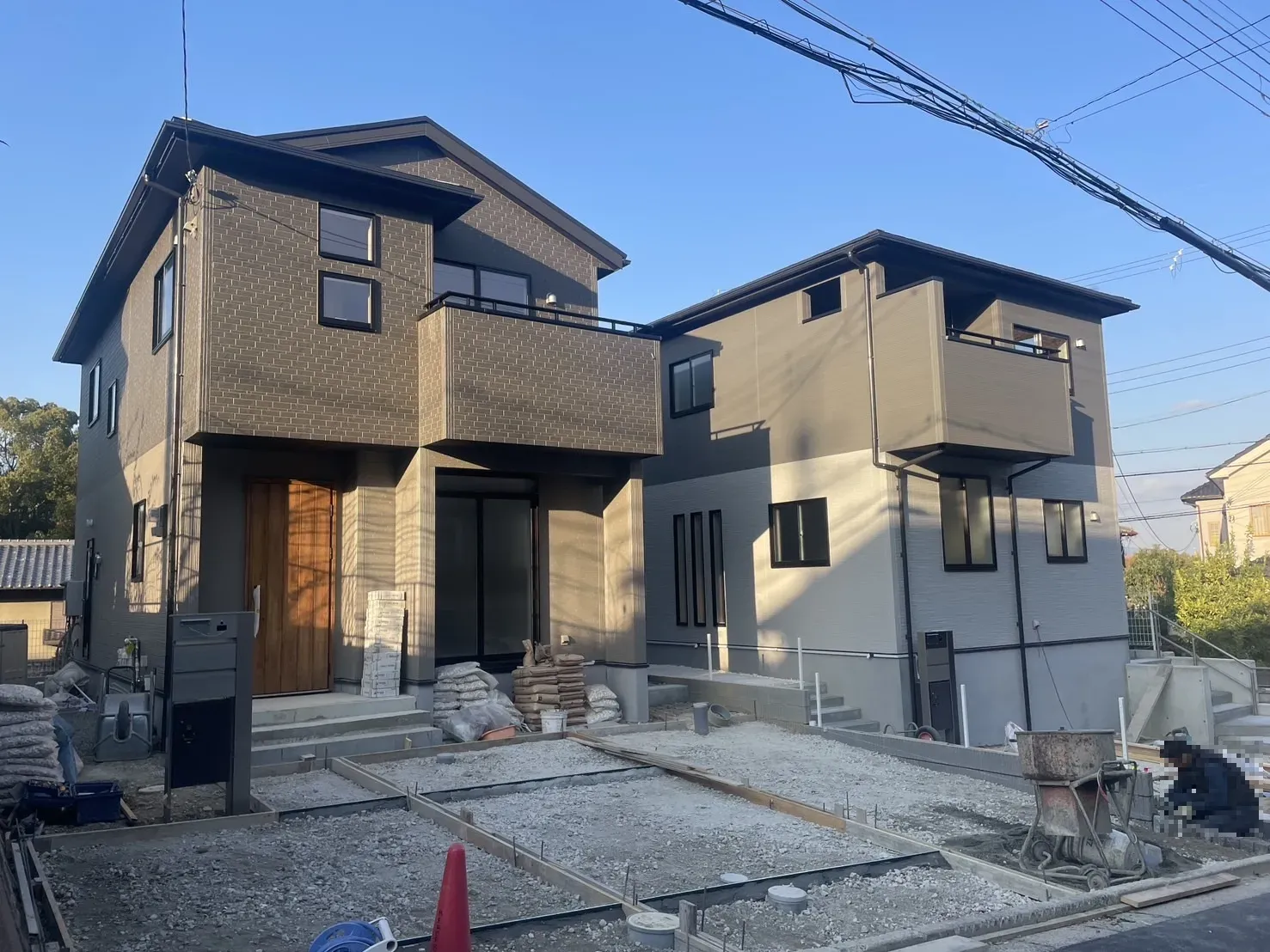 【現地写真】2025.12.7撮影
左①号棟、右②号棟