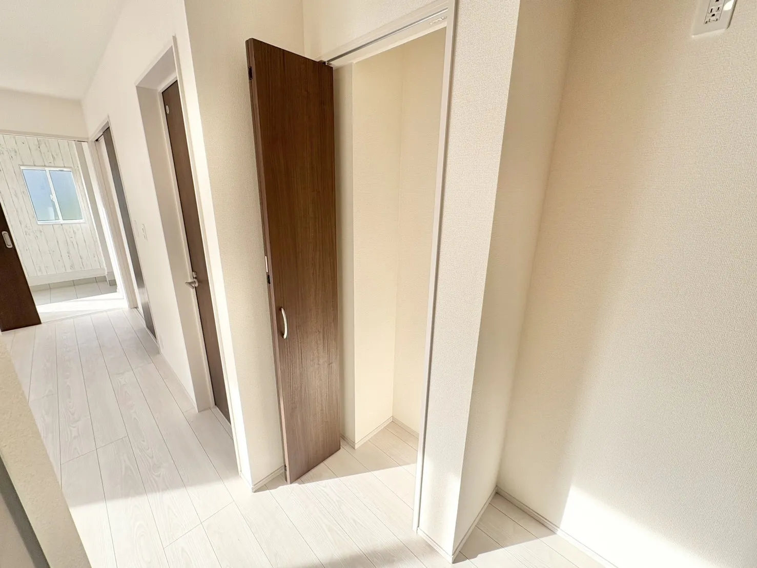 ☆1号棟　LDK収納☆