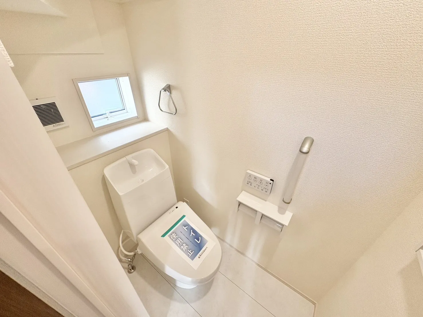 ☆1号棟　1階トイレ☆