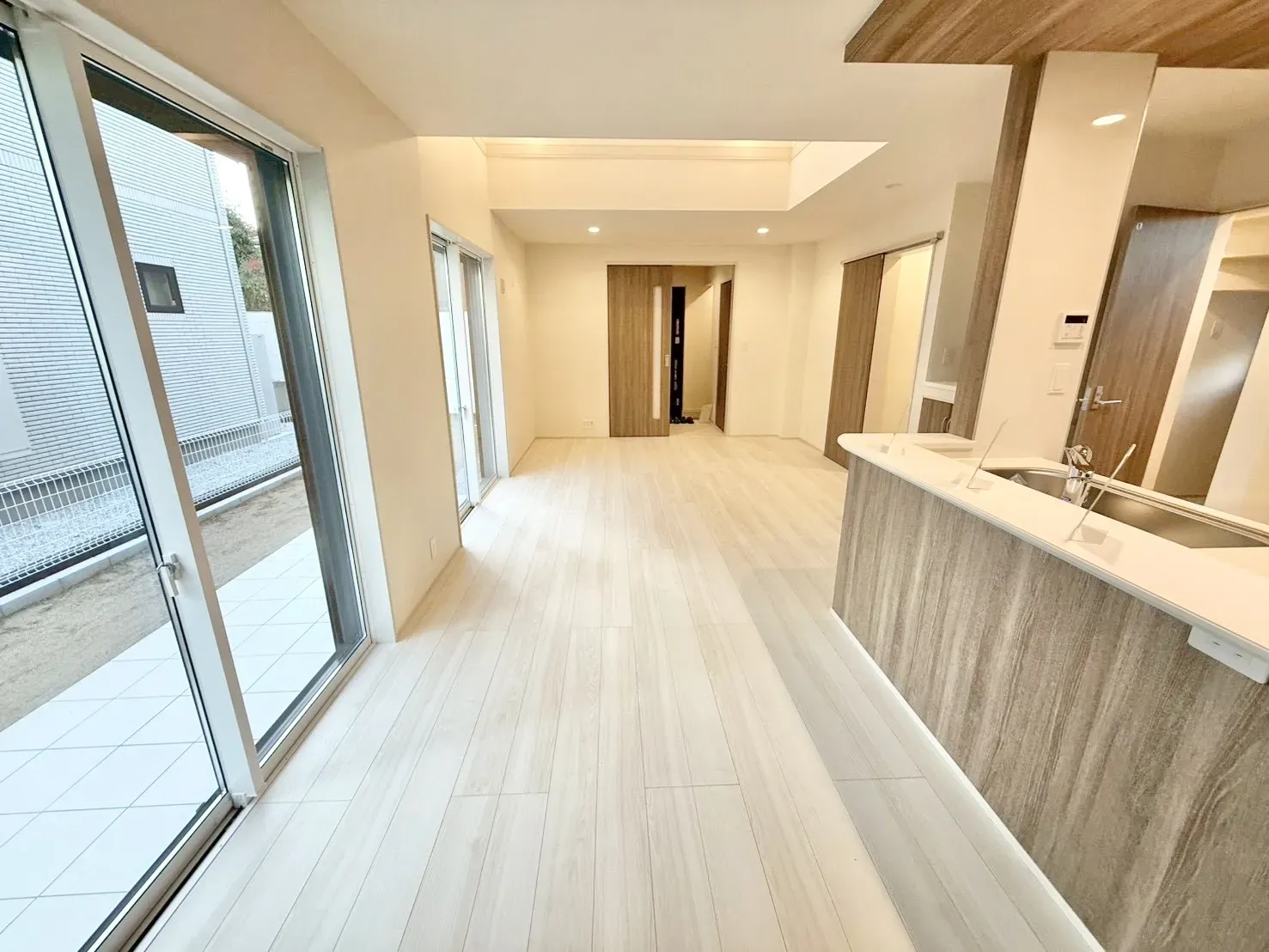 【リビング18.25帖 | 1号棟】