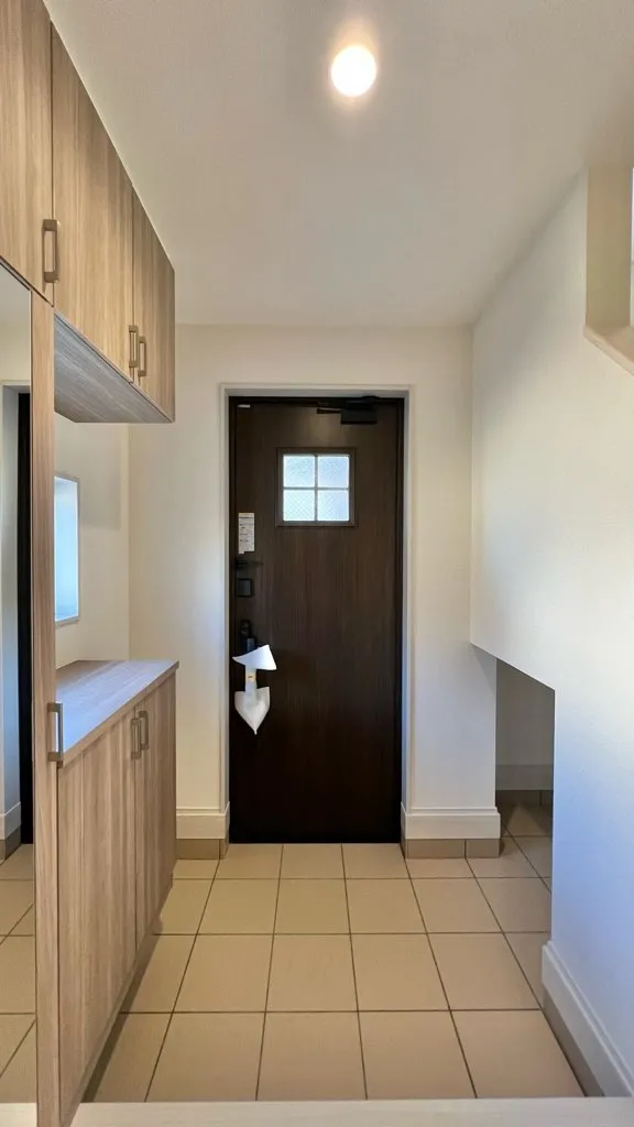 玄関+土間収納!　ベビーカーやおもちゃなどの収納に便利です♪