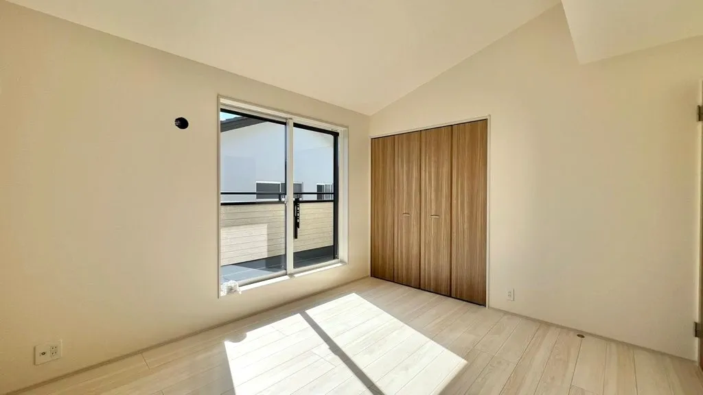 洋室7畳+勾配天井②!