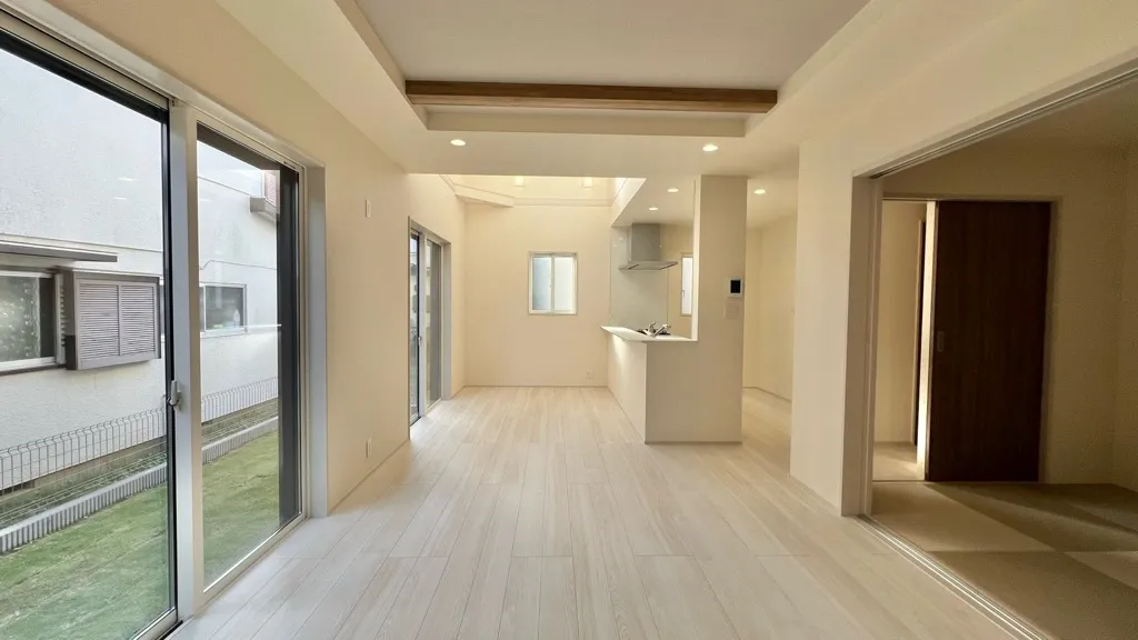 リビングダイニング+和室5畳!合計22畳の1階スペースは、家族で1日過ごすのに、十分な空間です!