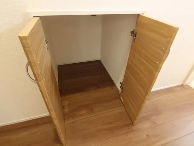 1階廊下収納スペース　2号棟