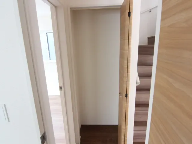 1階廊下収納　2号棟