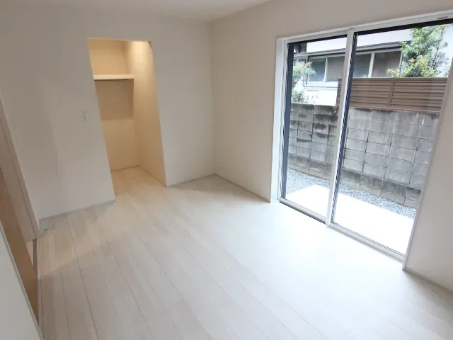 洋室6.75帖　2号棟