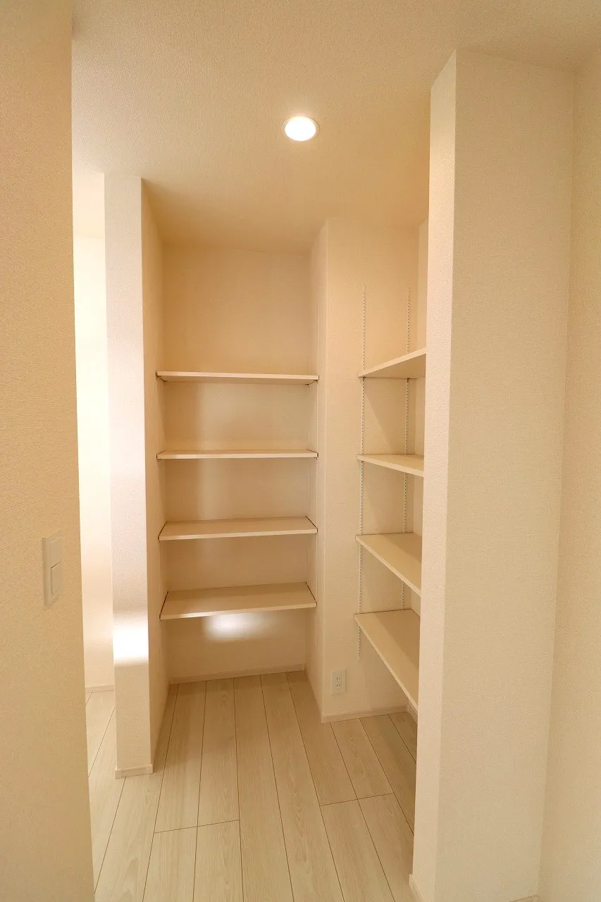 【2号棟パントリー】