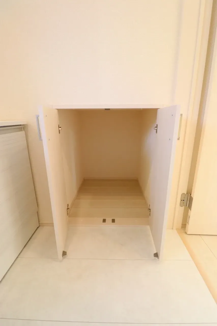 【2号棟洗面所収納】