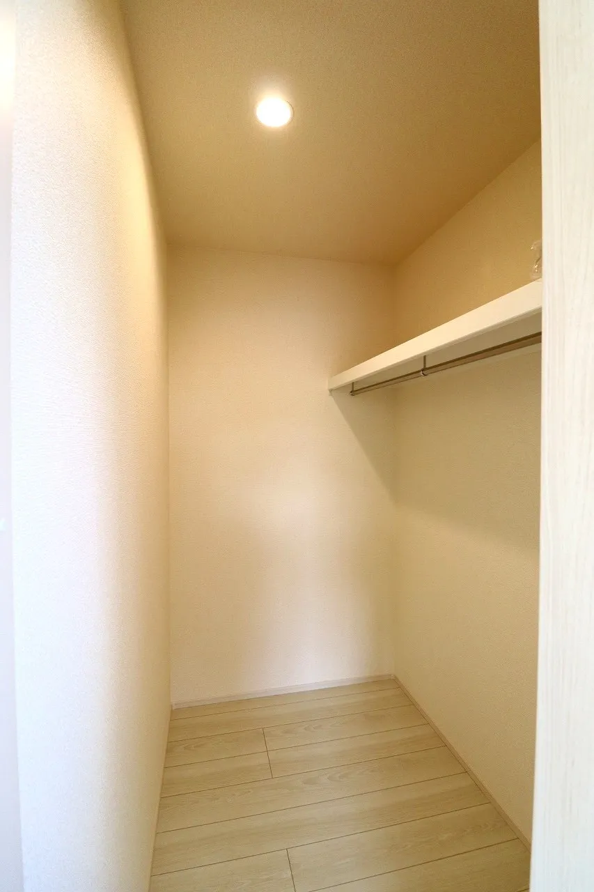 【2号棟ウォークインクローゼット】