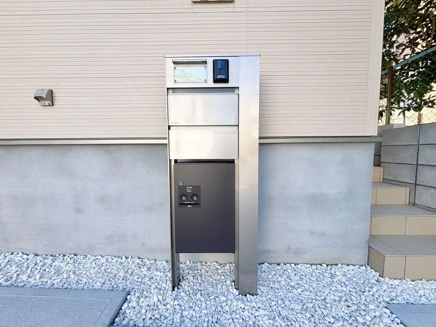 宅配ボックス付きインターホン