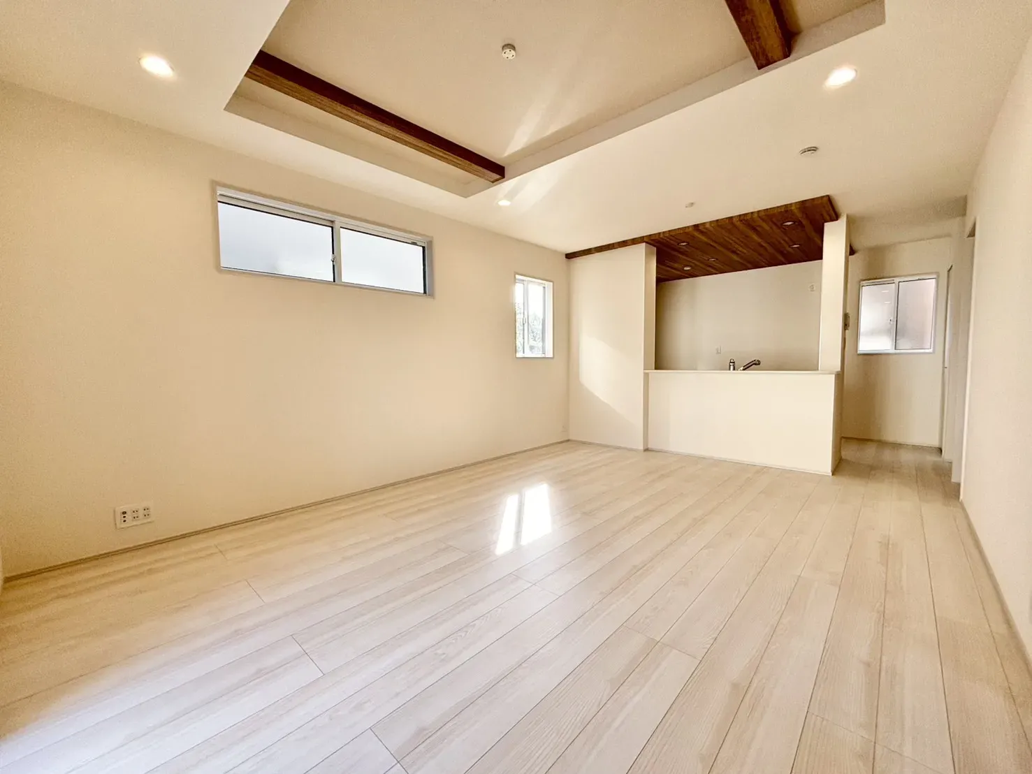 大きな折上天井はまるで注文住宅!最大級の開放感が生まれます♪