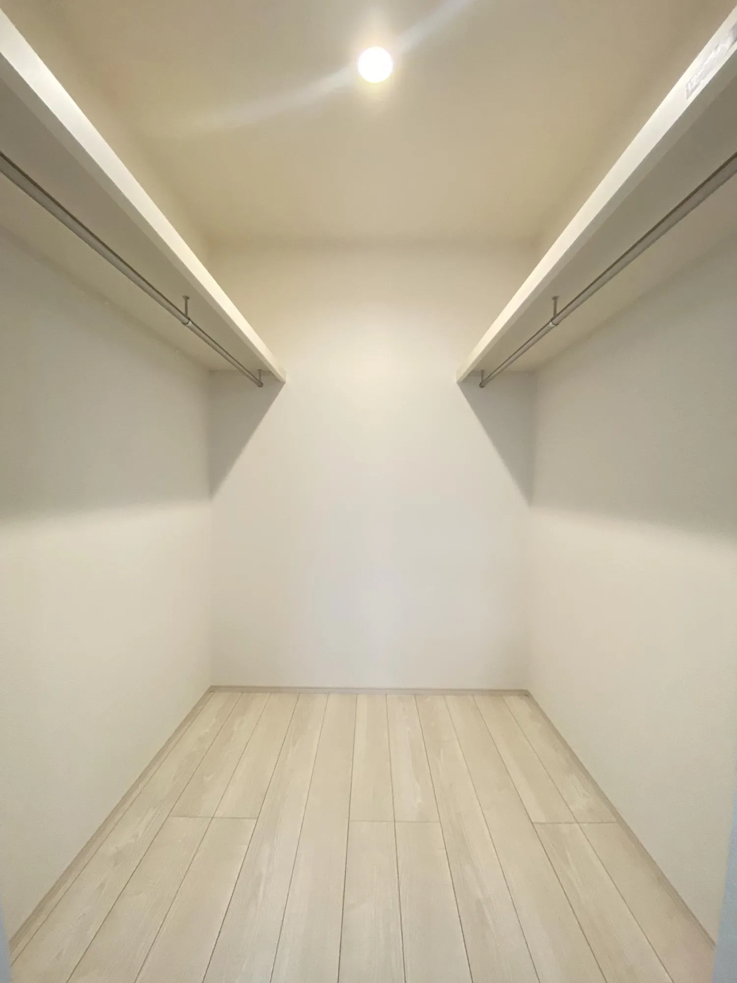 Bedroom①(ウォークインクローゼット)