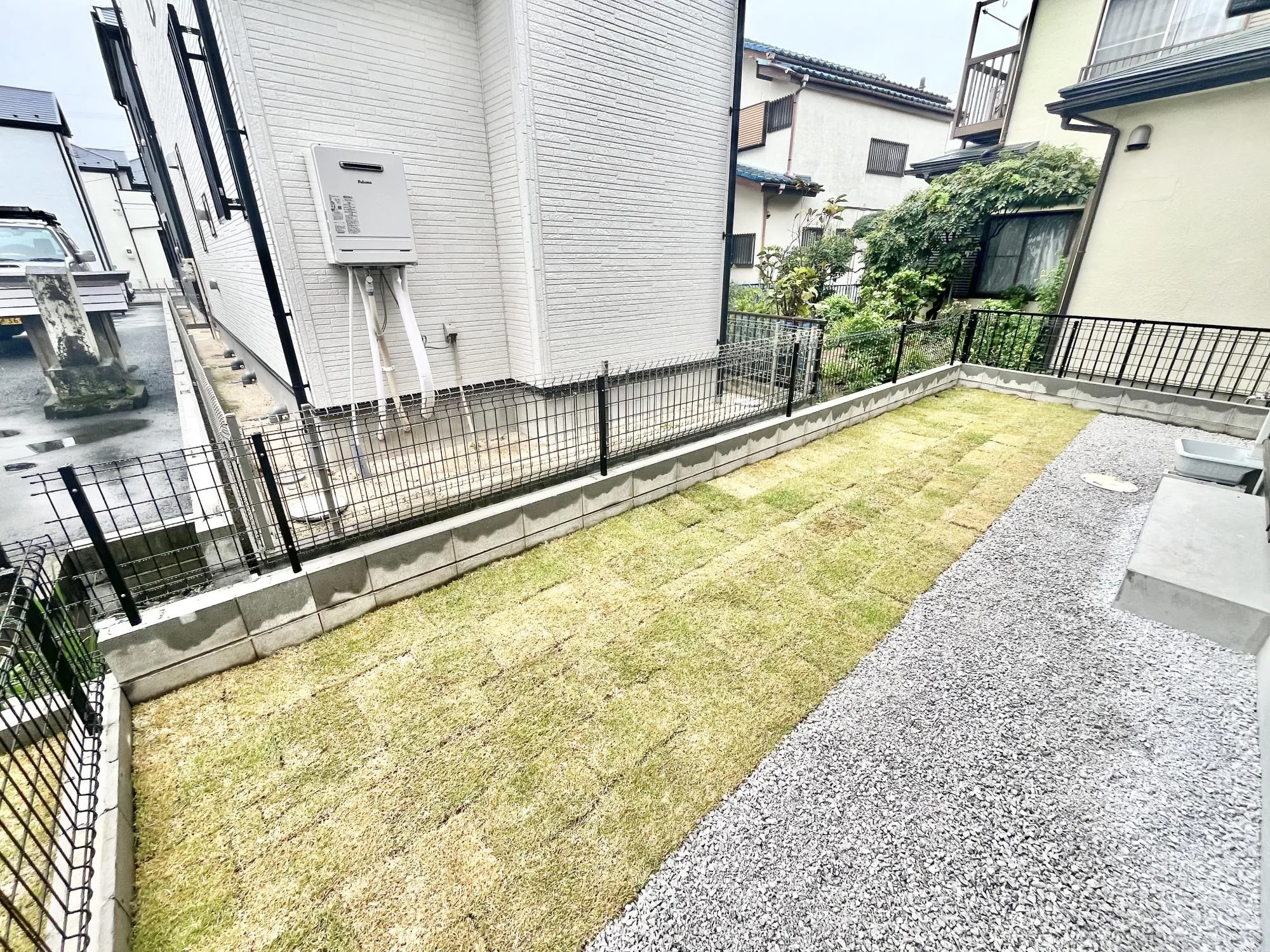 広すぎず狭すぎず、手ごろなスペースなので、プランターでの家庭菜園やガーデニングが楽しめます【1号棟】