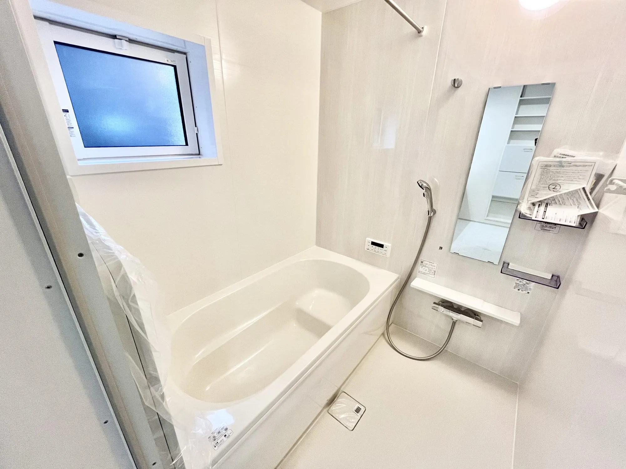 ステップつきのバスタブで1日の疲れをリフレッシュ【2号棟】
