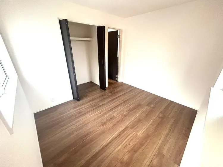 各居室に収納完備しております◎