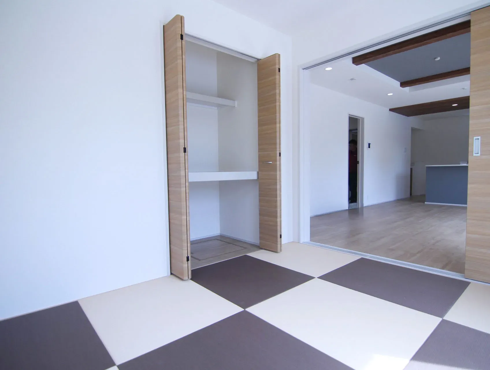 【1号棟】来客用としても重宝する和室は収納もあります!◎