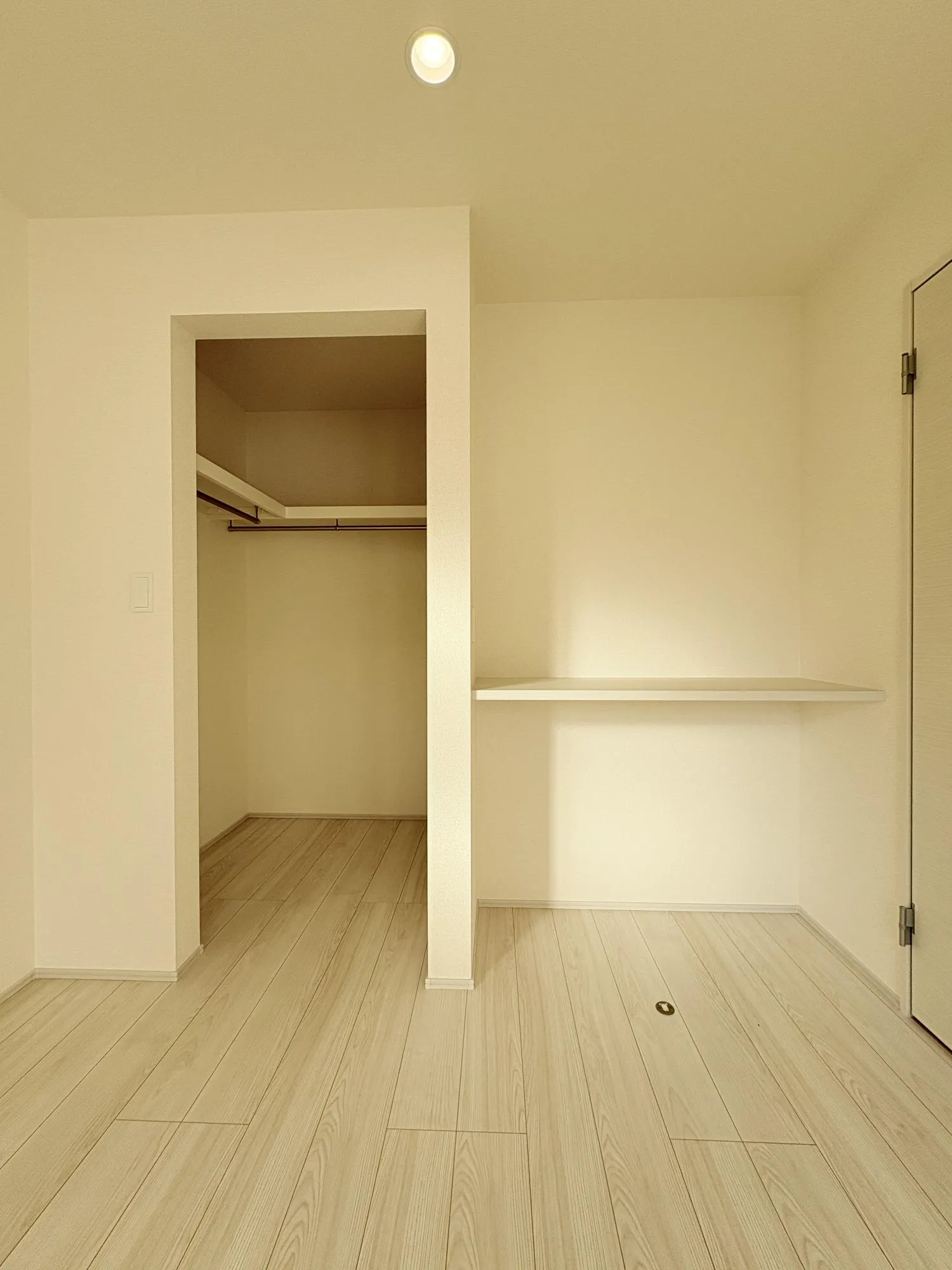 2号棟 主寝室(カウンター+WIC)