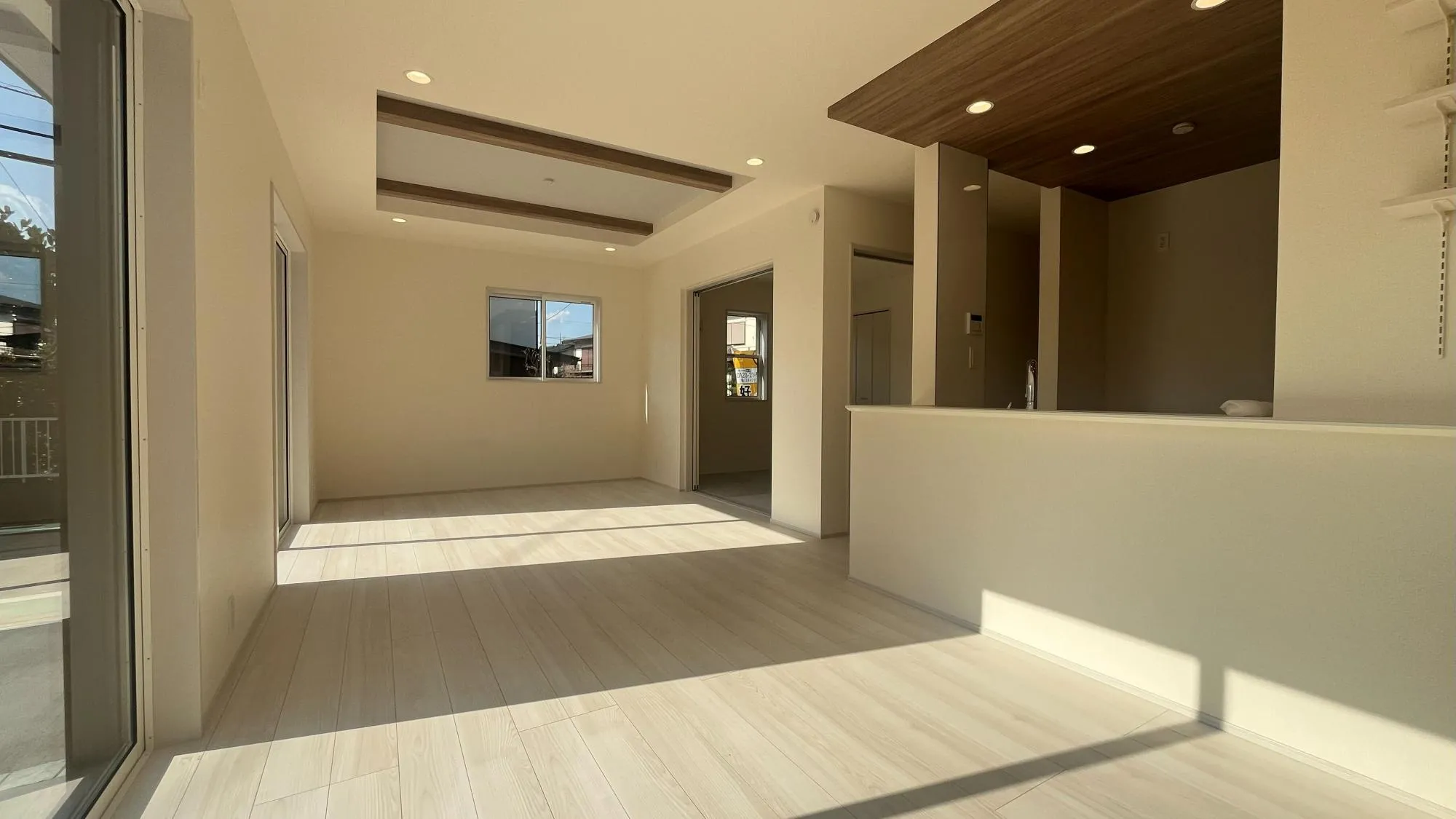 折上げ天井のあるリビングは開放感があります。