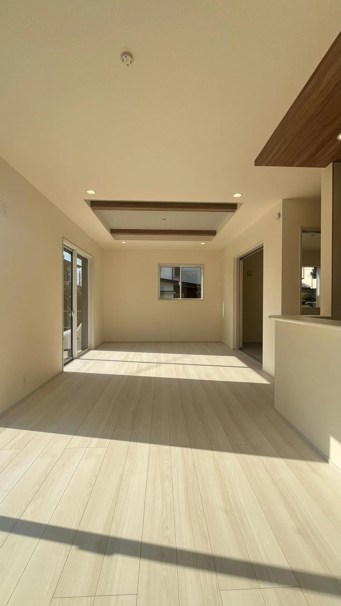 陽光が差し込み明るい印象です。