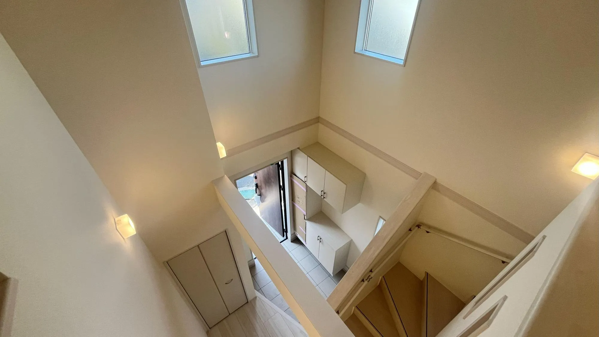 2階から見た玄関