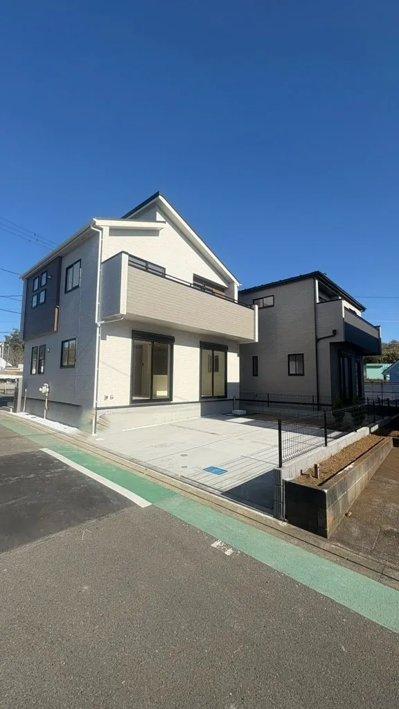 1・2号棟ともに、玄関吹抜を採用!開放感のある空間を演出しております!