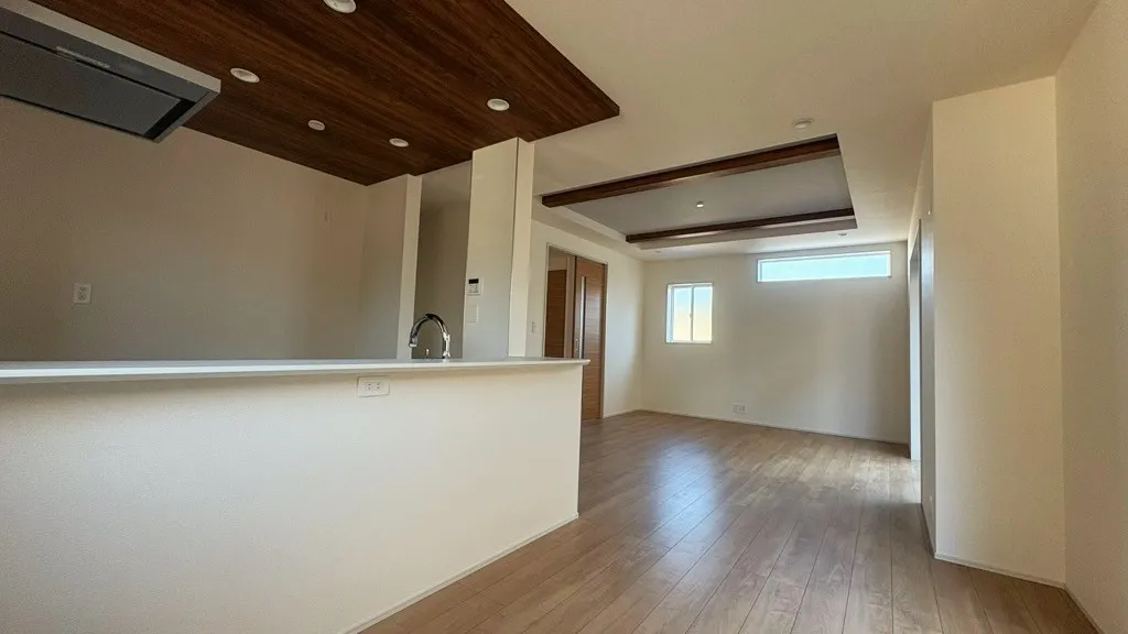 21畳の空間で家族でゆったり団らん頂けます!