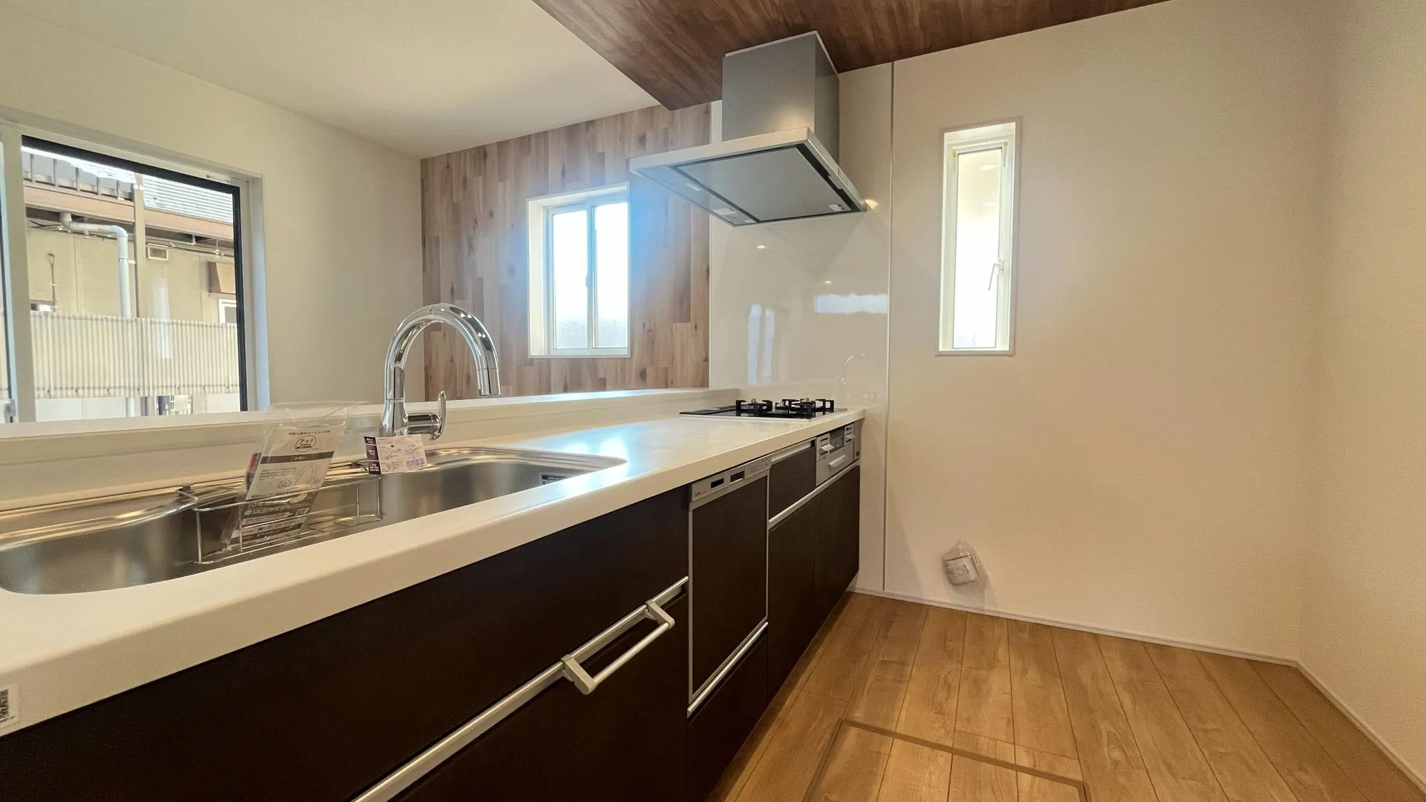 2号棟　システムキッチン　タッチレス浄水器と食洗器が標準仕様です!