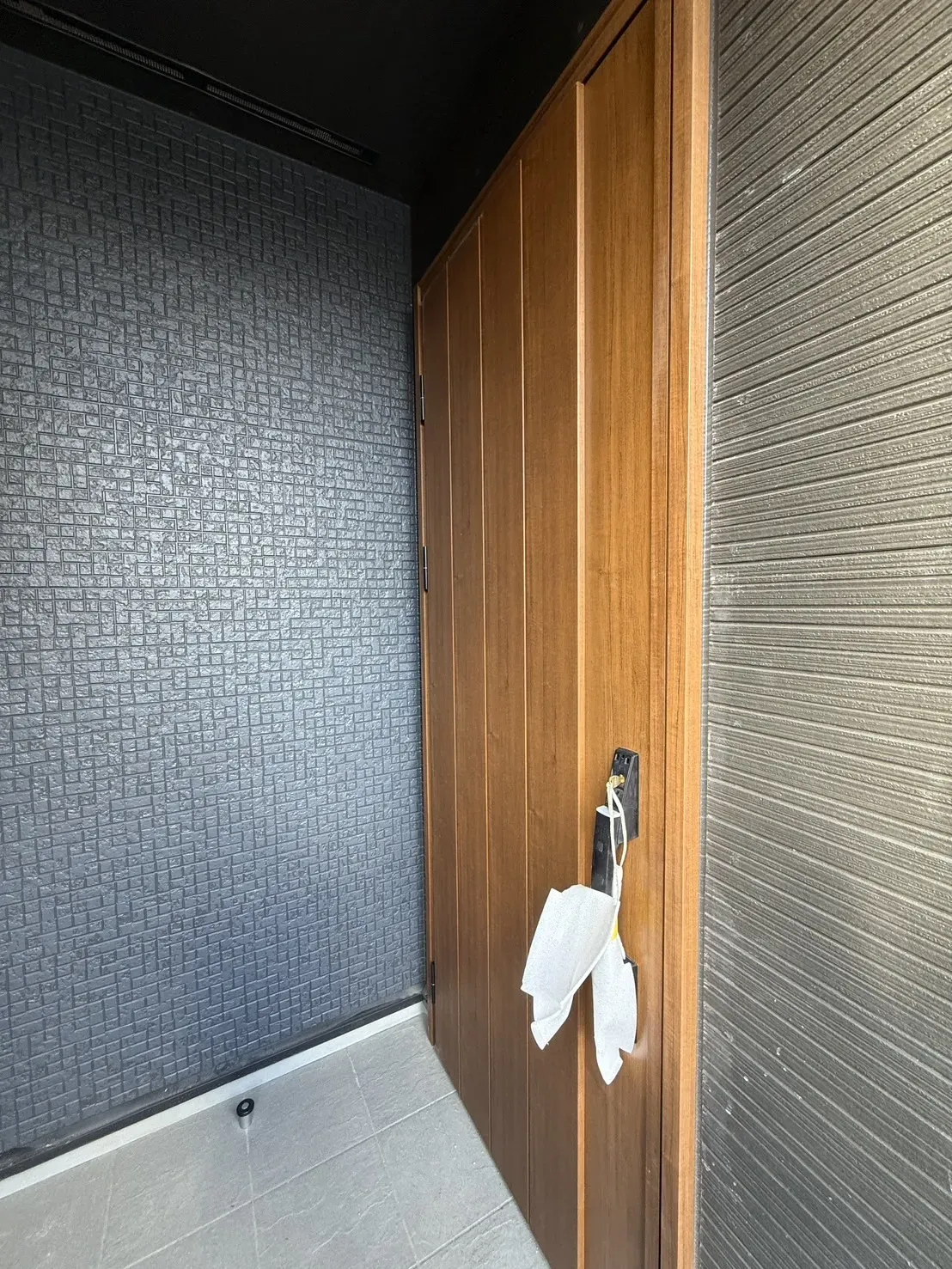 【②号棟玄関】