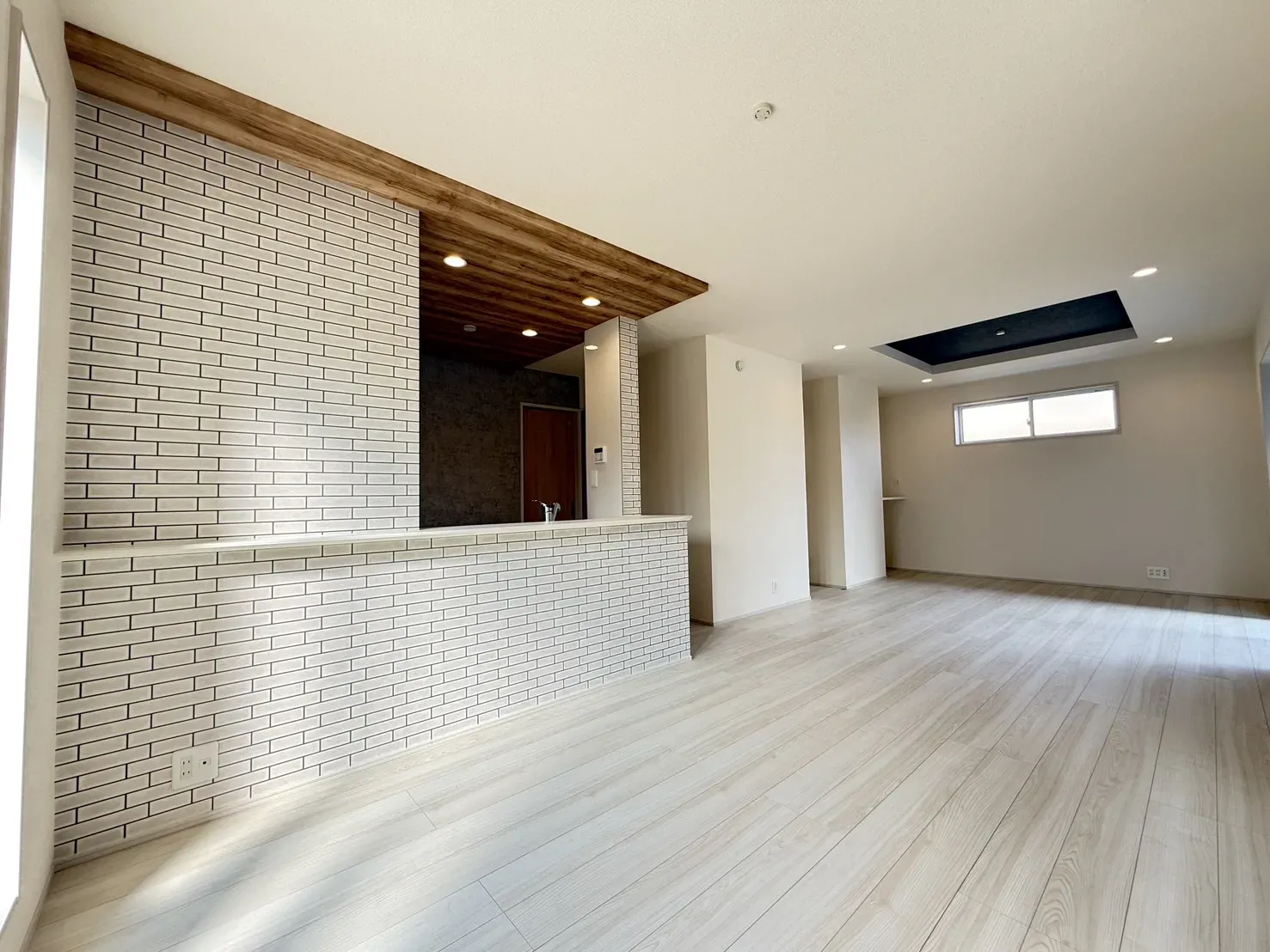 【①号棟キッチン】