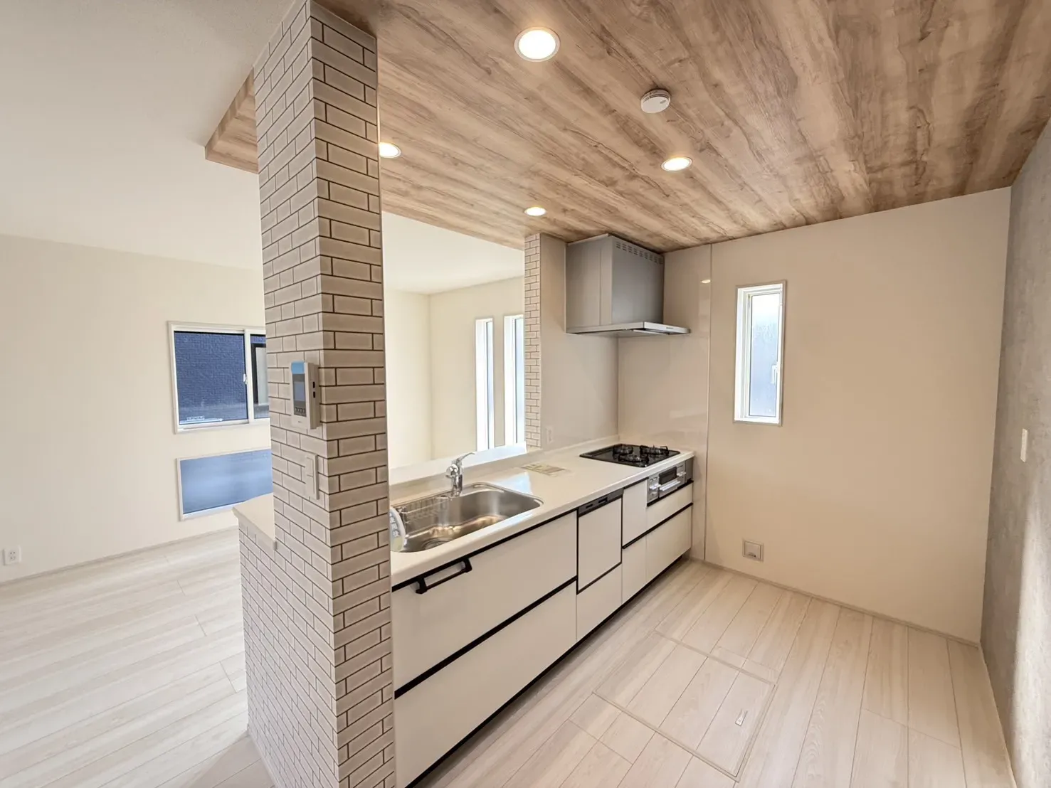 【①号棟キッチン】